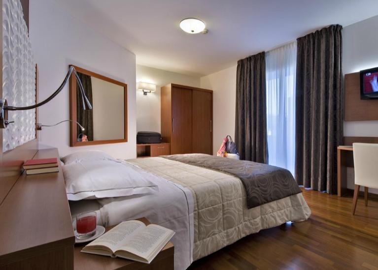Hotel Lo Zodiaco Абано Терме Екстериор снимка