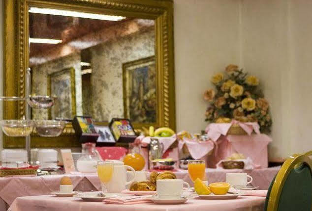 Hotel Lo Zodiaco Абано Терме Екстериор снимка